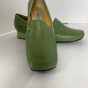 Green Bellini Two Toned Size 6.5 Leather Slip-On Loafer